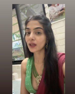 Tanvi Malhara Instagram - Garba with family hits different❤️🤍

 #night #garba #navratri2023 #tanvimalhara #love #family
