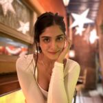 Tanvi Malhara Instagram - द इनफेमस लट ✨💛 #tanvimalhara #weekend #love