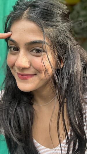 Tanvi Malhara Instagram - With that thought, I wish you good night💫🥹

#shitposting #midnight #nosleeponlyreels