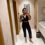 Tanvi Malhara Instagram - Lowkey obsessed with taking mirror selfies❤️✨ #fitcheck #ootd #mirrorselfies #tanvimalhara