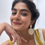 Tanvi Malhara Instagram - My photo library from the past two days❤️💃🏻 #bts #shoot #ad #tanvimalhara #ethnicwear