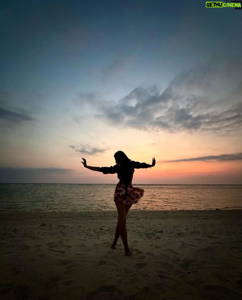 Tanvi Malhara Instagram - Time just floated by 🧜‍♀✨ #bali #indonesia #tanvimalhara #love Bali, Indonesia