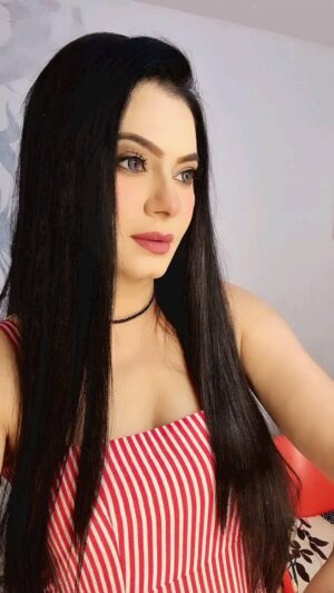 Tassnim Sheikh Instagram - Tum toh acche bano😋
#reelsinstagram #reelsvideo #reels #reelitfeelit #reelitwithtn #instagramreels #instareel