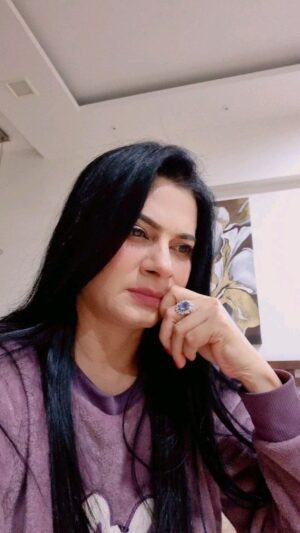 Tassnim Sheikh Instagram - Kaun kaun ayega mere saath sabzi khareedne?
#instagramreels #reelsinstagram #reels #reelitwithtn #reelitfeelit