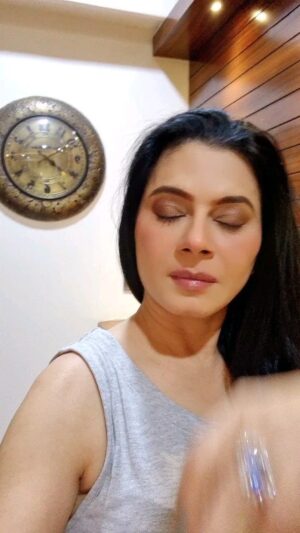 Tassnim Sheikh Instagram - Sochne wali baat hai.... hai na ?
#instagramreels #instareels #reels #reelsinstagram #reelitfeelit #reelitwithtn