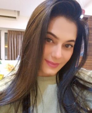 Tassnim Sheikh Instagram - Bas yunhi ❤️
#imemyself