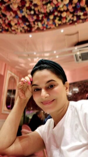 Tassnim Sheikh Instagram - Dear 2022 Thanks for the memories u've been incredible ❤️
#reelsinstagram #instagramreels #reelitfeelit #goodbye2022 #reels