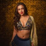 Tejasswi Prakash Instagram - Sneak peek ❤️ . . . . . Styled by @natashaabothra Assisted by @mausmi_mitra_ @dhwaniivithalani_22 Outfit @pallavijaipur Earrings @swabhimannjewellery Rings @kushalsfashionjewellery Bangles @ijewels009 Makeup @shrishtishettyy Photographer @that.nikhill