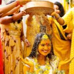 Tejaswini Gowda Instagram - Splashes and spills filled with contentment 💫 #outdoor #outdoorphotography #outdoorcoupleshoot #preweddingshoot #postwedding #engagement #engaged #beachshoot #couplegoals #photography #photographer #shadowsphotography Bangalore, India