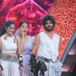 Tejaswini Gowda Instagram - #neethoneadance #starmaa #dancechallenge mukkabula dance Maualuga undadu amma.....@rishika_poddar @govind.kotap