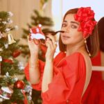 Tina Datta Instagram - Jingles in the air Gifts under the tree ‘Tis the day of giving and gifts Of Santa and Candy Canes Being Naughty and Nice With Snowy Dream and Reindeers Wishing all of you a very very Merry Xmas! @harrymalik__photography__ . . . #christmas #christmastime #santaclaus #feelkaroreelkaro #reels #reelsinstagram #tinadatta