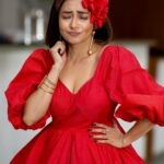 Tina Datta Instagram - When you are the biggest gift for yourself! Treat yourself, do all that your heart wishes, and become your own Santa 🧑‍🎄 it’s Xmas eve make the most of this positive time of the year! @harrymalik__photography__ . . . #merrychristmas #christmaseve #christmas #festivelook #tinadatta