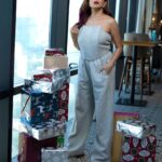 Tina Datta Instagram - Packing the gifts, no one misses out!! Holly Jolly Season beginssss… 🥰❤️ . . . #christmas #merrychristmas #lookbook #gifts #tinadatta