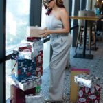 Tina Datta Instagram - Packing the gifts, no one misses out!! Holly Jolly Season beginssss… 🥰❤️ . . . #christmas #merrychristmas #lookbook #gifts #tinadatta