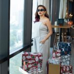 Tina Datta Instagram - Packing the gifts, no one misses out!! Holly Jolly Season beginssss… 🥰❤️ . . . #christmas #merrychristmas #lookbook #gifts #tinadatta
