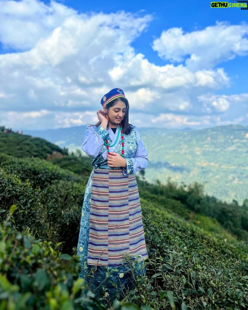Tiyasha Lepcha Instagram - My never ending love for Mountains ⛰️ #nepal #travel #mountains #peace Nepal-नेपाल