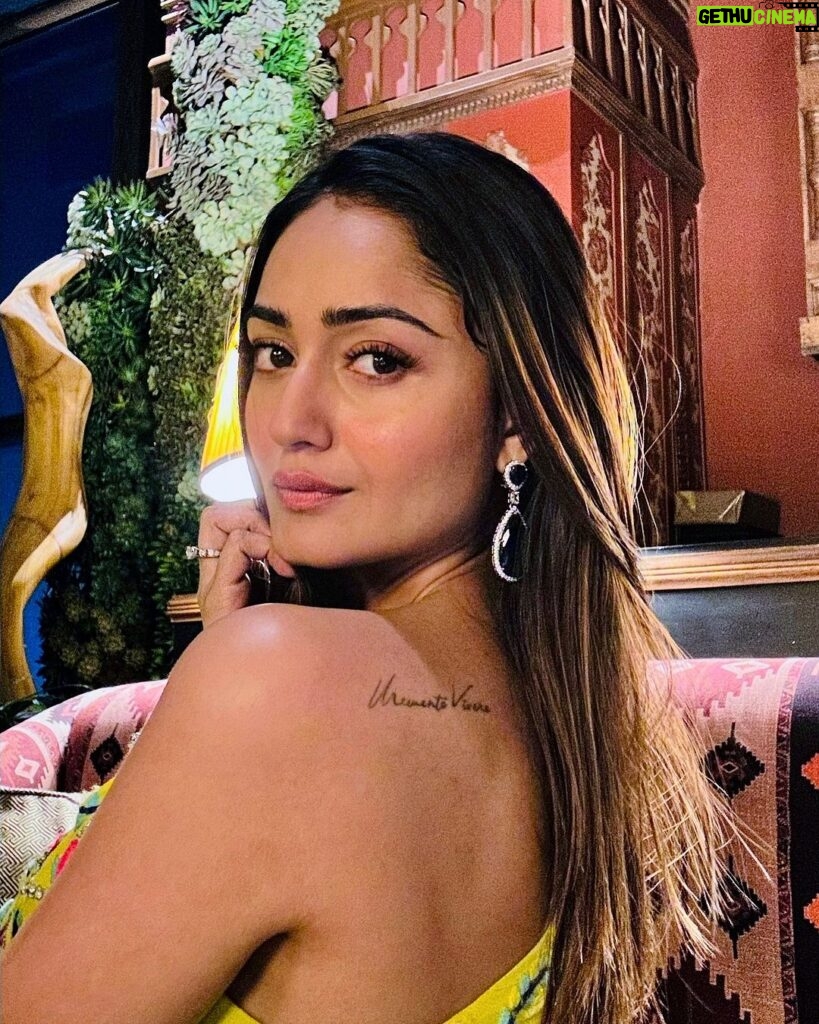 Tridha Choudhury Instagram - Nice to meet ya 🍀 Earrings @jaiminisjewelleryofficial 🍀 #jewellerylove #jewellerygram #jewelsofinstagram