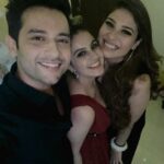 Tunisha Sharma Instagram - Happy Birthday Queen!👸🏻 @kanansharrma✨🥂 #birthdayglam💕