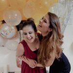 Tunisha Sharma Instagram - Happy Birthday Queen!👸🏻 @kanansharrma✨🥂 #birthdayglam💕