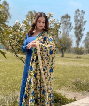 Tunisha Sharma Instagram - Something special coming soon…💙