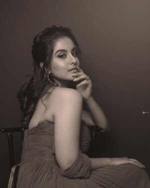 Tunisha Sharma Instagram - ♡ ❀ 

Outfit- @aliishadliima 
Styled by- @the_style_gramm 
Makeup- @chandulalbenvanshi 
Hair- @hairartist_rubina 
Shot by- @jaydodia0786