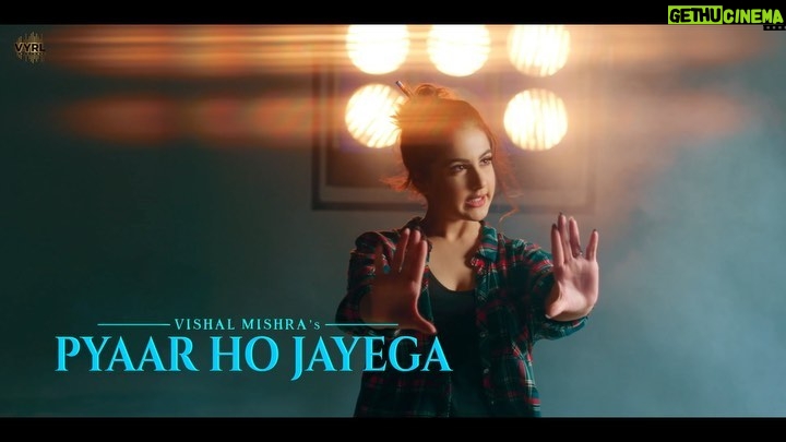 Tunisha Sharma Instagram - #PyaarHoJayega Out Now! Watch it & give it all your love. ☺✨ Link in bio🤍 @vishalmishraofficial @akshayism @rayhaanpatni @mayurhasija @sentyvirkofficial @vyrloriginals