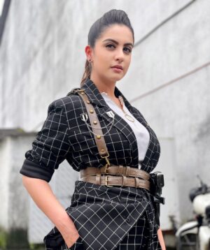Tunisha Sharma Instagram - You may have to fight a battle more than once to win it.⚔️