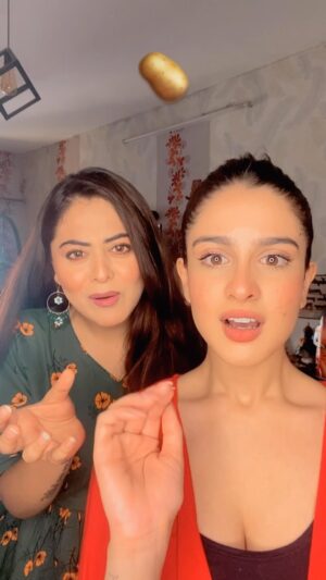 Tunisha Sharma Instagram - Beda gark 😜😜 @_tunisha.sharma_ 
.
.
.
#reelitfeelit #falaqnaaz #comedy #trendingreels #tunisha #viralreels #explorepage #foryou #originalaudio #memes