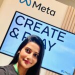 Ushasi Ray Instagram - 19-11-23 @metaindia office photo dump 💙 #thread@thon With these cuties @chayhere_ @dasoham_ One Bkc