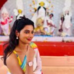 Ushasi Ray Instagram - সকল কে জানাই মহাষষ্ঠীর অনেক শুভেচ্ছা ! শাড়ী জন্মদিনে পেলাম শুভাদি , পুনামদির থেকে @shubhadesignstudio 😃 @talentwala.in @groupmerlin #metadurgapujasquad #pujoadda #durgapuja2023 Kolkata