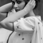 Ushasi Ray Instagram - #behindthescenes With @ushasi . . TeamWork @makeupbysumanganguly @hairbymousami @style_by_madhab @sandipan_sarkar___ @tollyonline . . #reelsinstagram #newpost #bongbeauties #saree #photoshoot #photo #photographers #photooftheday