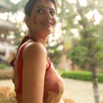 Ushasi Ray Instagram - আসছে বছর আবার হবে 😃 সকলকে জানাই শুভ বিজয়া ♥️ #throwback #shootday #sindurkhela Kolkata