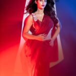 Ushasi Ray Instagram - শুভ অষ্টমী ♥️ 📸 @imsayandey 🥻 @style_by_madhab @threaded_madhab 💄 @makeupbysumanganguly 💇‍♀️ @hairbymousami Kolkata
