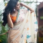 Ushasi Ray Instagram - শুভ মহা সপ্তমী 🌷🌷 Team @imsayandey @makeupbysumanganguly @hairbymousami @raj_bnerjee #metadurgapujasquad #pujoadda #durgapujo2023 Kolkata