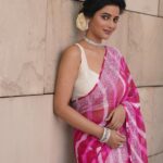 Ushasi Ray Instagram - শুভ পঞ্চমী 🙏🏻 📸 @anindya.sahaindia 🥻 @saarangsareeskolkata @rinkikhatoon 💄 @sahababusona 💇‍♀️ @ginni_love21 #metadurgapujasquad #durgapujo2023 #pujoadda ITC Sonar Bangla