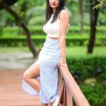 Ushasi Ray Instagram - हम-तुम अलग हैं फर्क है, फर्क है, फर्क है अर्ज़ में, तू फलक है फर्क है, फर्क है, फर्क है…..🤍 📸 @sourav3934 @sdrsoumo Ibiza The Fern Resort and Spa Kolkata