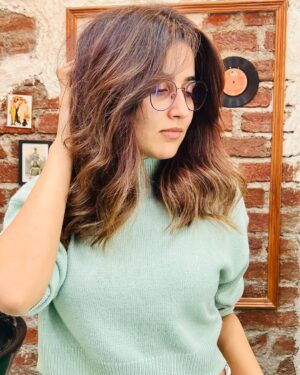Vaidehi Parashurami Instagram - Jhuki jhuki si nazar…

📸 @amityashwant_hair 

#saturdaymood #jhukijhukisinazar 
#weekendmusic #noparty 
#justchillin
