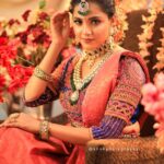 Vaishali Thaniga Instagram - Mua @jay_makeup_artist_ ❤️ Hairstylist @raaku_makeover_artist Costume @mokshe_rental_destination Jewellery @new_ideas_fashions ❤️ Photography @__studiotic_studio_presents__ ❤️ Flower @lsquarebridalflowerdesigner