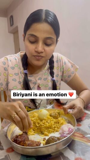 Vaishali Thaniga Instagram - Biriyani is an Emotion ❤️ Tag those Biriyani Lovers 😍😬

#biriyani #love #instareels #reelsvideo #trendingreels #trending #annapoorani #nayanthara #movie #instalove #foodie #foodlove #instadaily #style #actress #life #blogger #foodporn #reelitfeelit #reelsvideo #instamood
