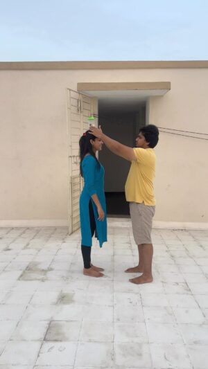 Vaishali Thaniga Instagram - Watch till the end 😒😒 ipadi pantiyae 😢😢

#instareels #reelsvideo #instadaily #couplegoals #real #couple #couplevideos #comedy #funny #blooper