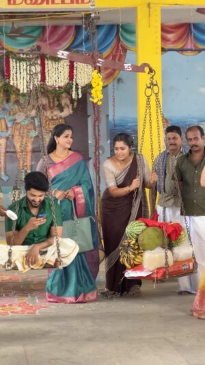 Vaishali Thaniga Instagram - Behind the scenes of Muthazhagu😂😂😂

.
.
.
. 
.
. 
.
.
. 
#tamilreel#tamil#tamilreels#tamilsong#reeltoreel#reelvideo#reelsinstagram#reelsindia#reels#reel#reelslife#reelitfeelit#reellife#kollywood#instagood#instavideow#saree#sareelove#TamilPonnu#trending#tamilcomedy#vijaytv#vijaytvserial#vijaytelevision#vijaytvshow#muthazhagu