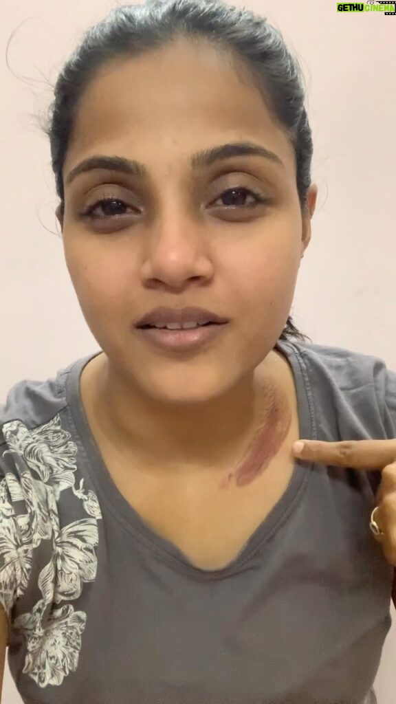 Vaishali Thaniga Instagram - While travelling in car please wear seat belts it’s for our safety. I got escaped by minor accident is just because I was wearing seat belt and when the car got crashed air bag rescued me from major accident. Seat belt is must when you travel especially on highways.