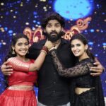 Vaishu Sundar Instagram - பொன்னி நாடகத்தில் சக்தி பாவமா இல்லையான்னு தெரியாது ஆனா உண்மையில சபரி ரொம்ப பாவம்#beingsakthi #beingponni #beingpreeti #ponni #vijaystars #ponniveetukacheri EVP Film City
