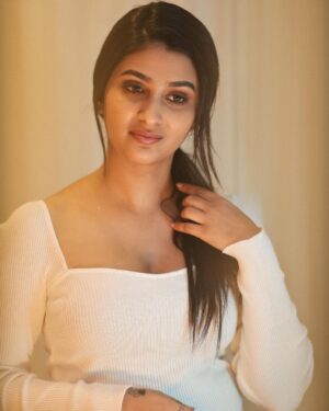 Vaishu Sundar Instagram - Never lose your sunshine

Photography : @dhanush__photography 

Makeup : @kalaiartistry