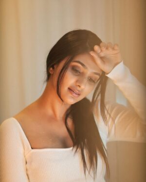 Vaishu Sundar Instagram - Never lose your sunshine

Photography : @dhanush__photography 

Makeup : @kalaiartistry
