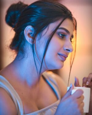 Vaishu Sundar Instagram - @vaishusundarofficial 
@kalaiartistry
@dhanush__photography 
 
.
.
.
.
.
.
.
.
.
.
.
.
#dhanushphotography #indoor #channaiphotography #photoshoot #photooftheday #vaishusundar #western #potrait #newlook #canonindia #new 
#photography #trending
