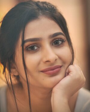Vaishu Sundar Instagram - @vaishusundarofficial 
@kalaiartistry
@dhanush__photography 
 
.
.
.
.
.
.
.
.
.
.
.
.
#dhanushphotography #indoor #channaiphotography #photoshoot #photooftheday #vaishusundar #western #potrait #newlook #canonindia #new 
#photography #trending