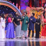 Vaishu Sundar Instagram - Hope you all enjoyed Ponni veettu Kacheri 🫶❤️☺️ @actorsabari @vaishusundarofficial @karthik_sasidharan_official @jananeprabhu_official @shiyara_sharmi @tharsika_tharshi My costume designed by @vika.label Photo : @ashok_chintala