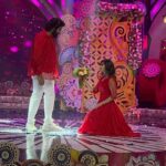 Vaishu Sundar Instagram - "Anyone can dance if they have a motivating partner, like the one I have. " #beingsakthi #beingponni #vaishu #sabari #ponni #reelpair EVP Film City
