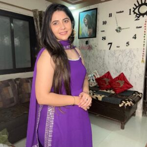 Veena Jagtap Instagram - We Can Learn By Reading,,,,

But We Understand By Love So Dont Rush Things Which Needs Time To Grow💖
